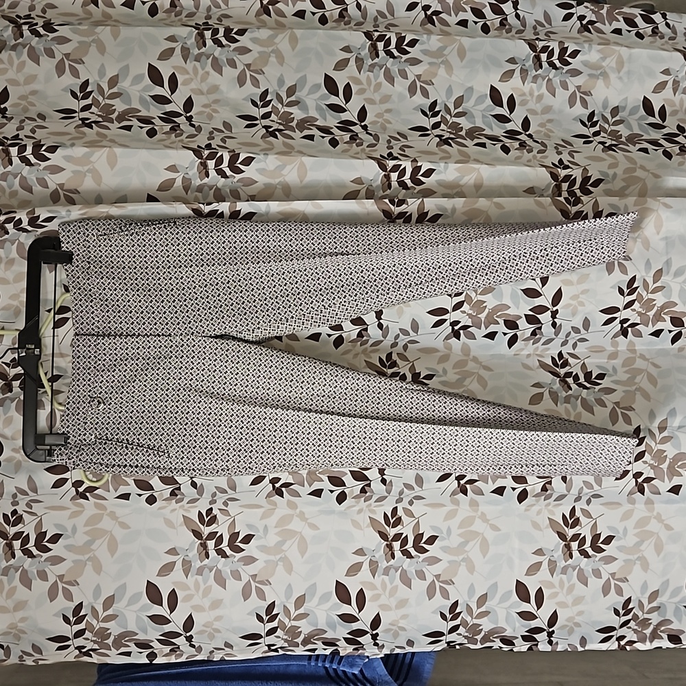 Adrianna Papell Black and White Fit Pants